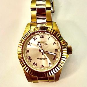 Ladies Invicta Watch! Barely used.